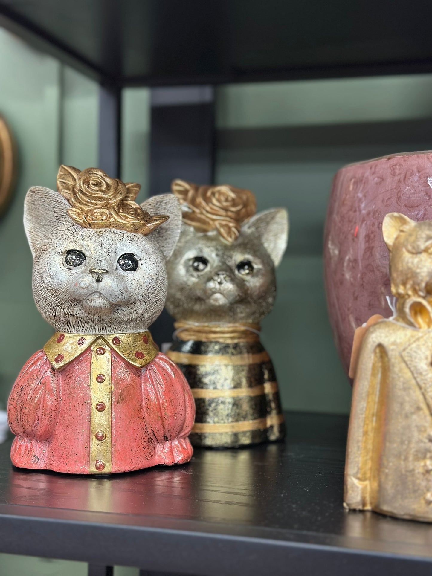 Figurine chat dorée