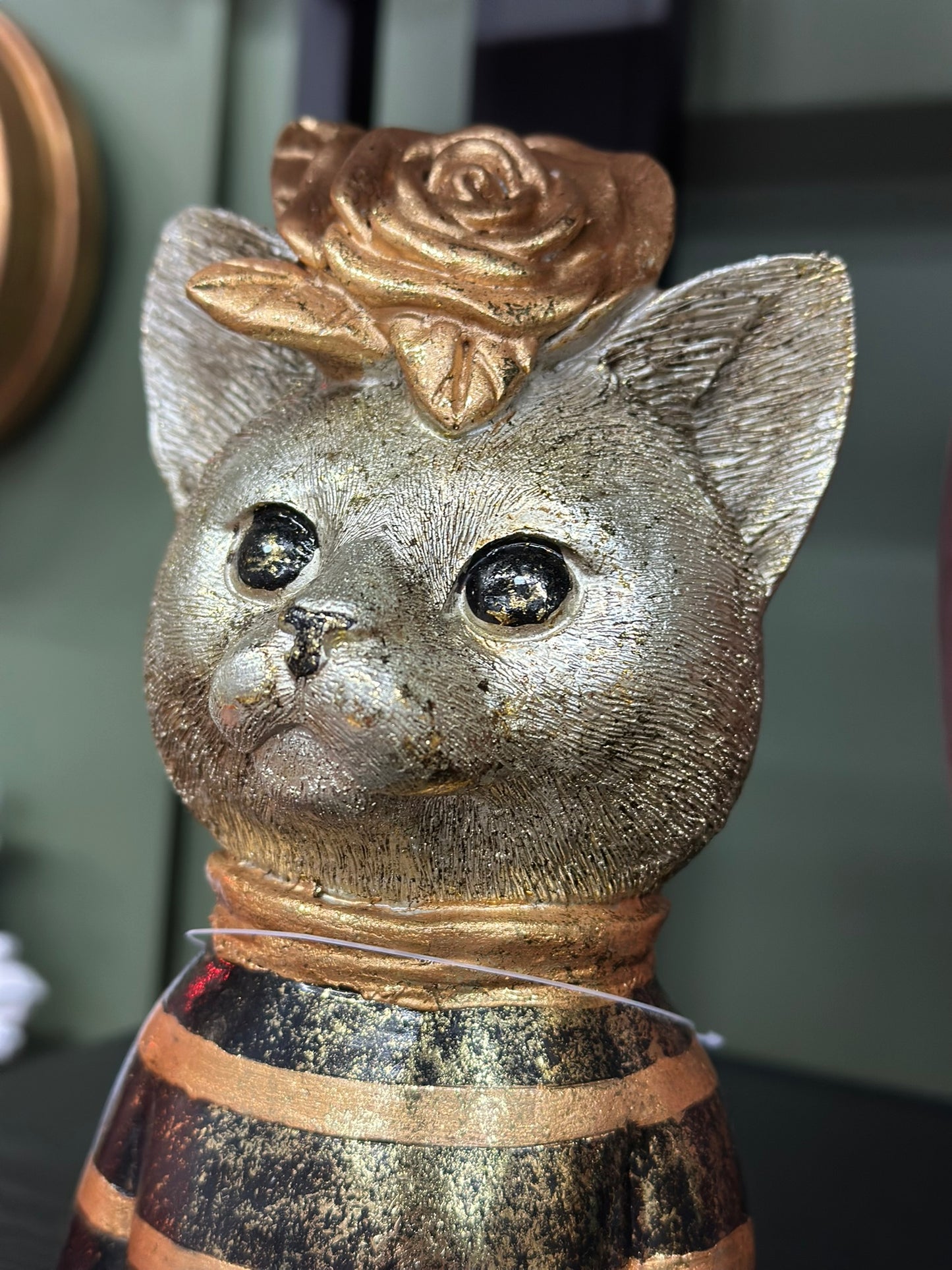 Figurine chat dorée