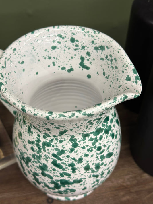 Pichet blanc et vert